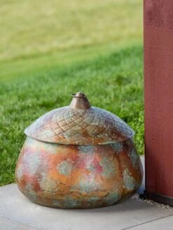 Acorn Hose Pot
