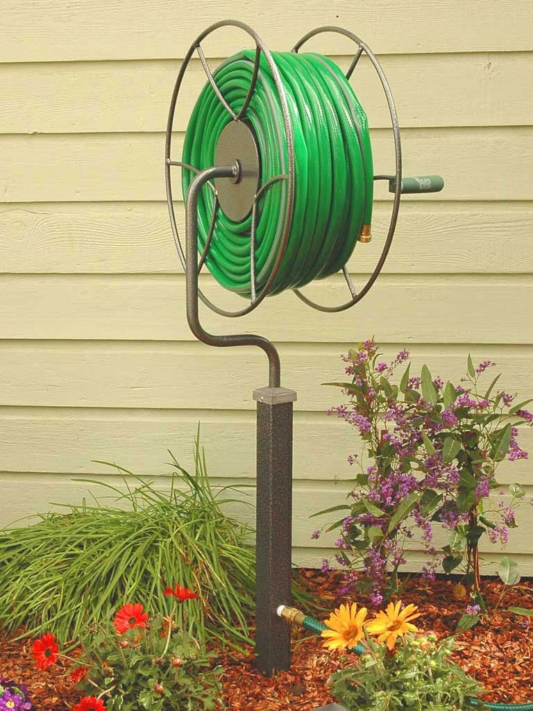 Yard ButlerĀ® Free Standing Swivel Reel